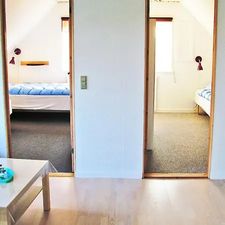 In With 3 Bedrooms And Wifi 펜션 Rudkøbing