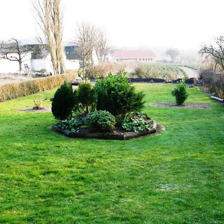 In With 3 Bedrooms And Wifi 펜션 Rudkøbing